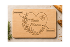Heart wreath with desired salutation and name | Favorite breakfast board made of beech with your desired engraving