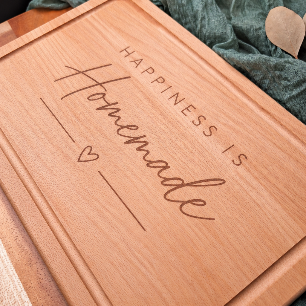 Happiness is Homemade | Einzigartiges Schneidebrett aus massiver Buche