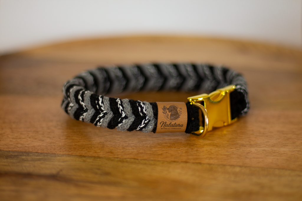 Halsband 'V-Graphit'