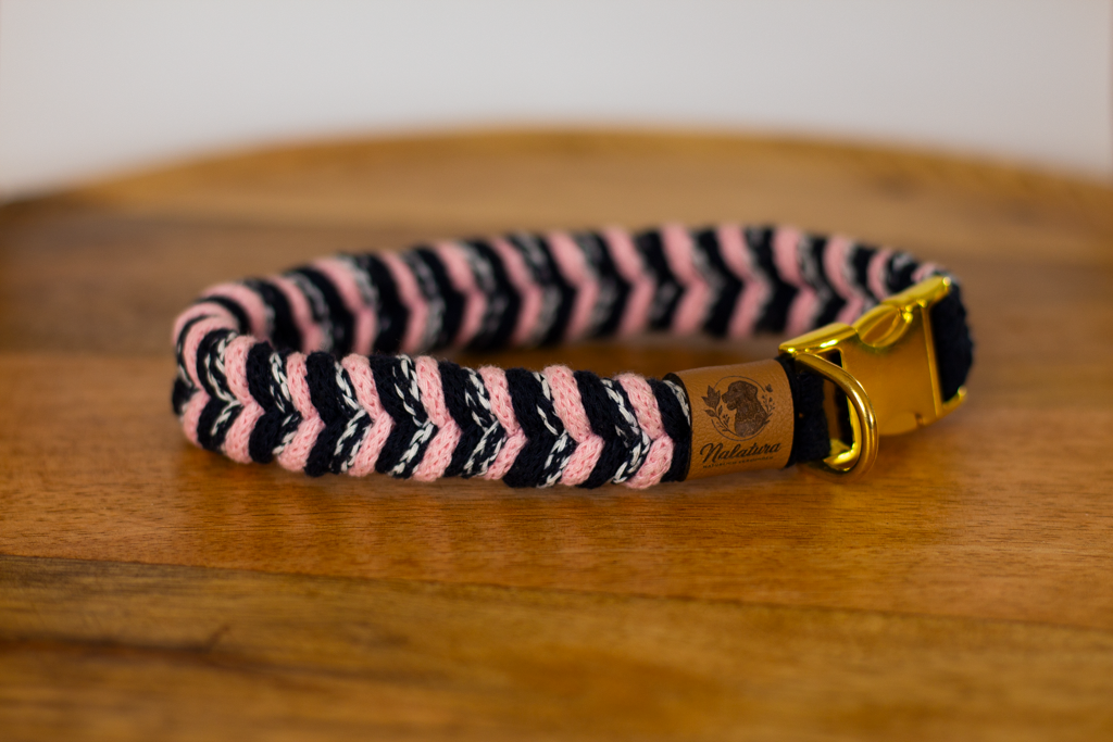 Halsband 'V-Heide'